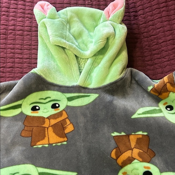 Disney Star Wars Grogu The Mandalorian Hoodie Blanket Oversized Kids One Size - Picture 4 of 6